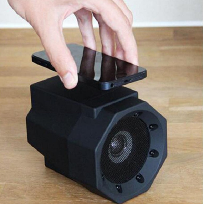 Magnetic resonance and induction smart speaker